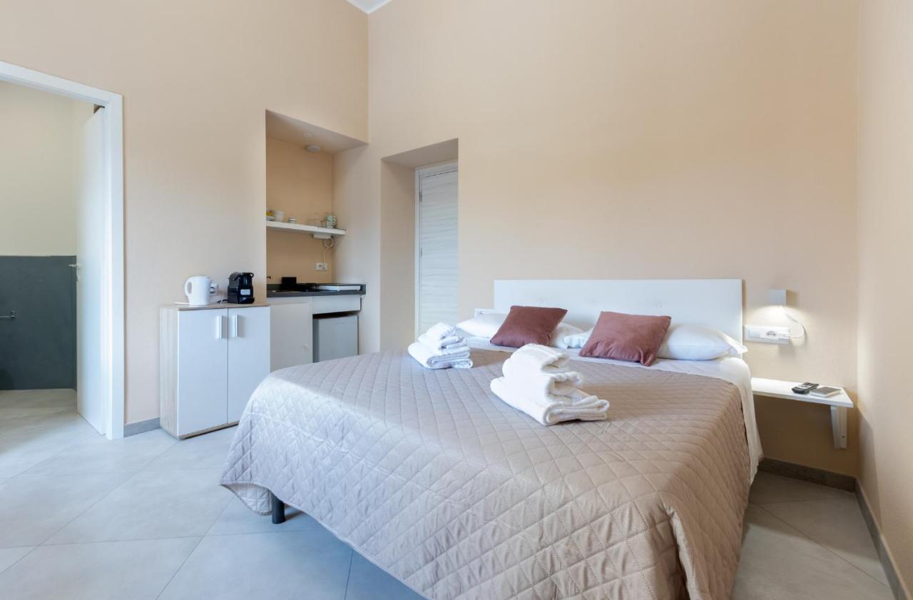 Bonnystudios Holiday Apartments Кальярі Екстер'єр фото